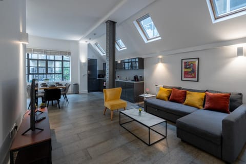 Living room, Dining area, kitchen