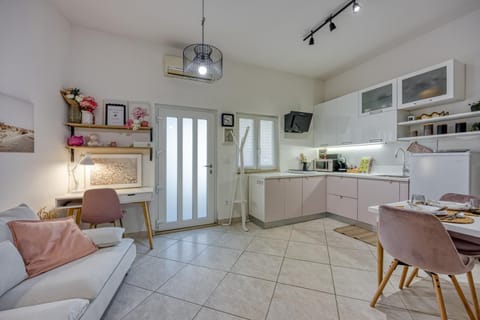 Living room, Dining area, air conditioner