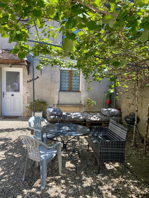 Patio, Dining area, Garden view