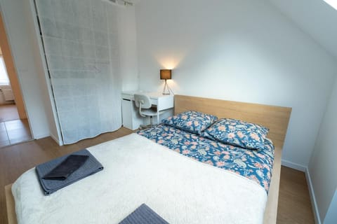 Maison de ville avec terrasse Proche métro Apartment in Rennes