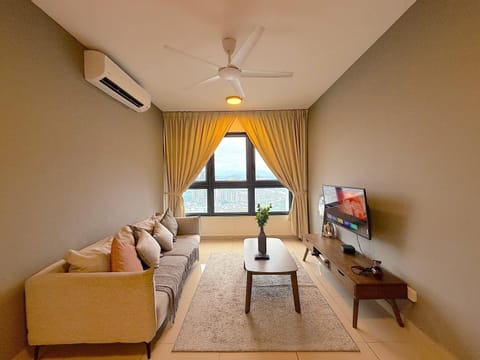 Bed, TV and multimedia, Living room