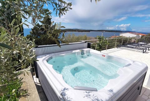 Hot Tub, Sea view