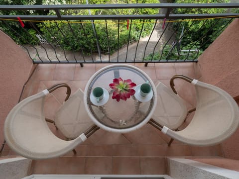 View (from property/room), Balcony/Terrace, Garden view