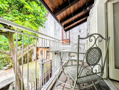 Spring, Day, Balcony/Terrace, Dining area