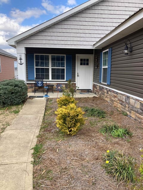 51 The Anchor House in Weiss Lake