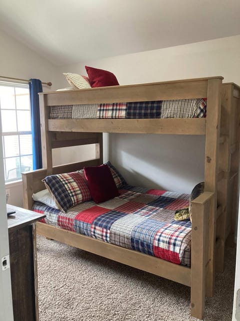 51 The Anchor House in Weiss Lake