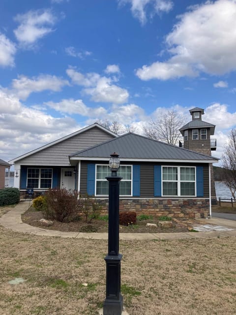 51 The Anchor House in Weiss Lake