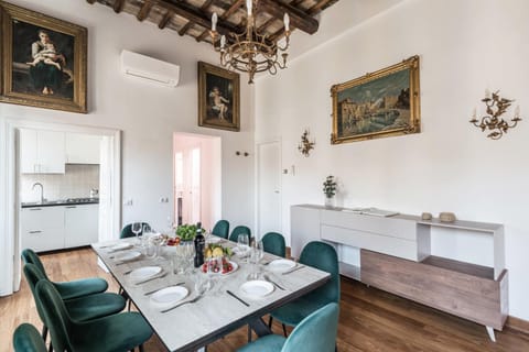 Living room, Dining area, air conditioner