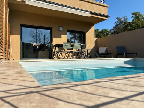 Pool view, Swimming pool, Swimming pool, sunbed