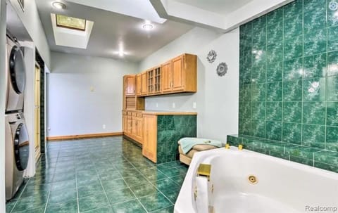 Lakefront Paradise with 7 beds - Fishing - Swimming House in Algonac