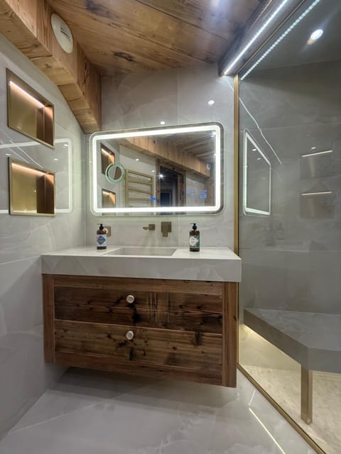 Chalet Braconnier Appartement Cerf Apartment in Montvalezan