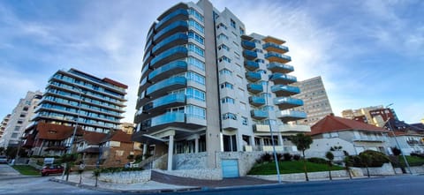 Property building, Facade/entrance, Off site