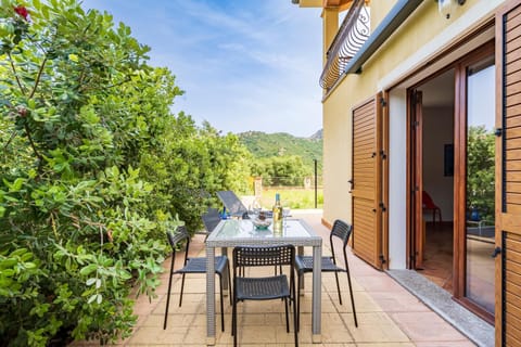 Balcony/Terrace, Garden view