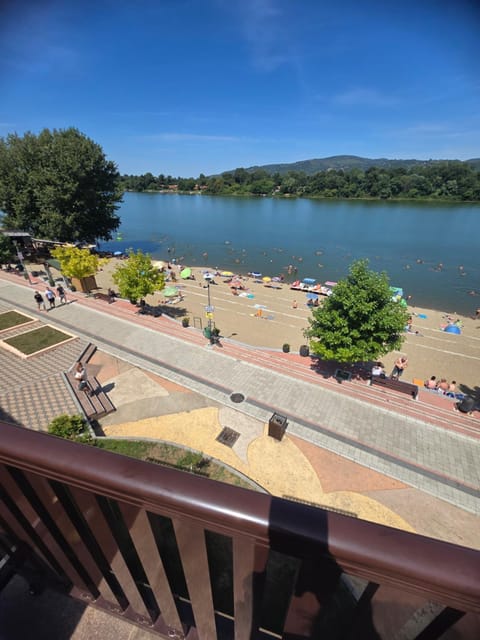 Balcony/Terrace, Lake view