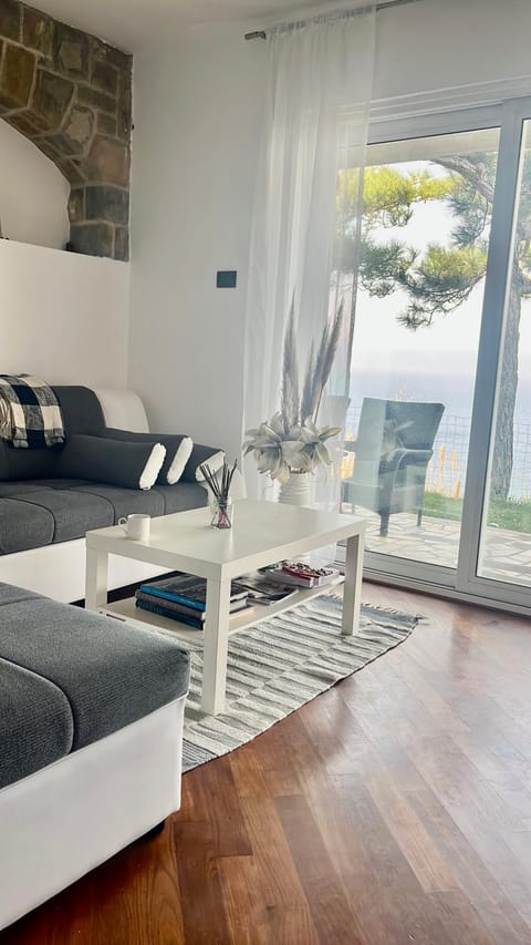 Fiesa-Piran beach house with free parking Apartment in Portorož