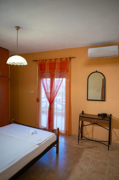 Bed, Photo of the whole room, Bedroom, air conditioner