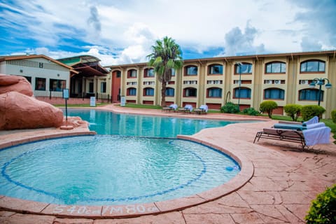 Swimming pool