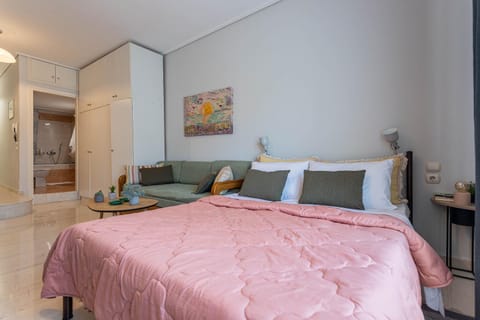 Bed, Bathroom, Photo of the whole room, Bedroom, wardrobe