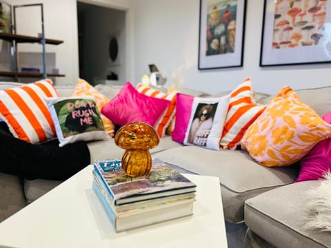 Farm woodland riverview cabin bbq firepit pet friendly Cabin in Hertford