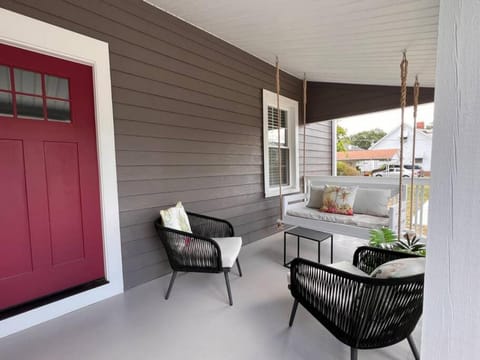 Historic Home in Downtown Greer Shop Eat & Sleep House in Greer