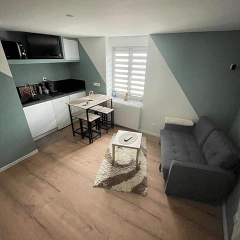 TV and multimedia, Kitchen or kitchenette, Living room, Seating area, Dining area