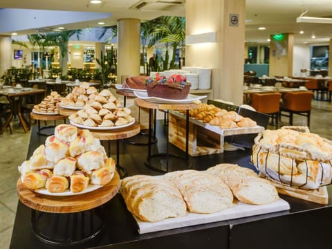 Breakfast, Buffet breakfast