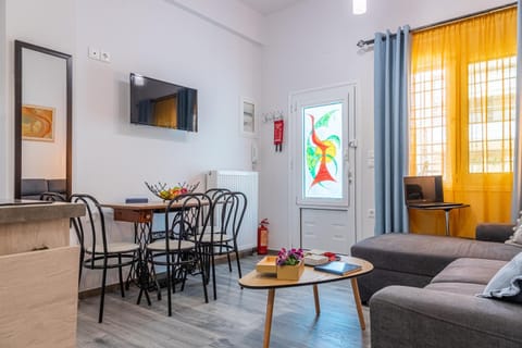 Chill Vibes Luxurious Living House Bed and Breakfast in Volos