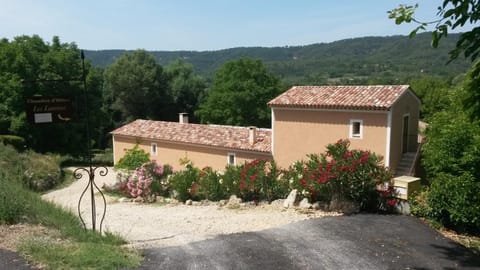 Facade/entrance, View (from property/room)
