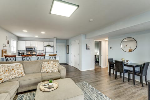 Community Perks Scenic Osage Beach Condo! Apartment in Lake of the Ozarks