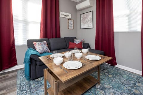 Little Rock - Modern Downtown Retreat House in Little Rock