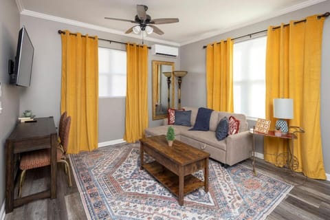 Little Rock Spot Comfy Downtown - Pet Friendly House in Little Rock