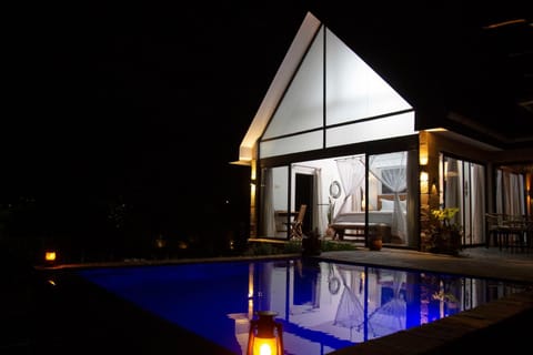 Night, Pool view