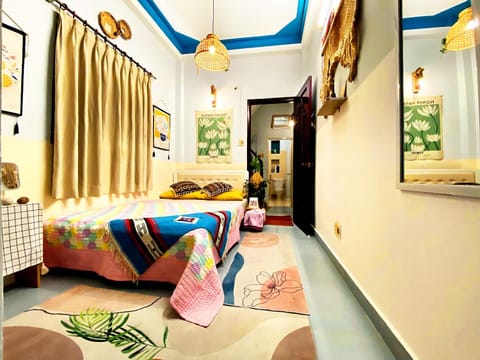 Shower, Bed, Balcony/Terrace, Photo of the whole room, Decorative detail, Bedroom