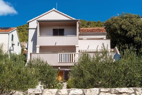 Balcony apartment with a sea view in town center Apartment in Bol