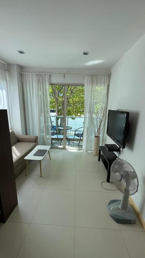 TV and multimedia, Balcony/Terrace, Living room