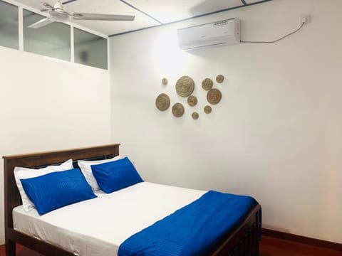 Bed, Bedroom, air conditioner