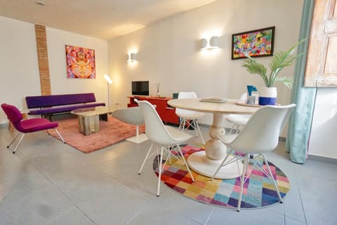Living room, Seating area, Dining area