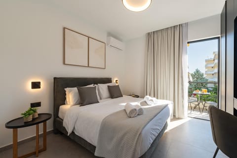 Bed, View (from property/room), Balcony/Terrace, Photo of the whole room, Bedroom, towels, air conditioner