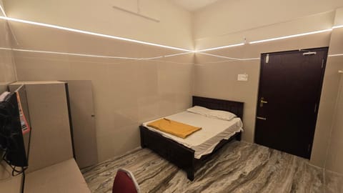 Bed, Photo of the whole room, Bedroom, wardrobe