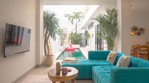 Communal lounge/ TV room, TV and multimedia, Living room, Seating area