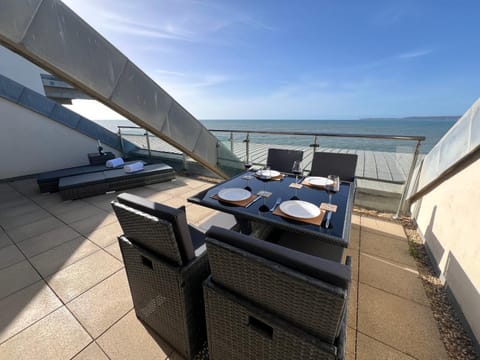 Balcony/Terrace, Dining area, Sea view, sunbed