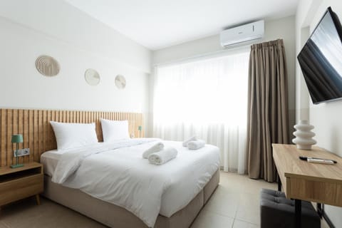 Bed, TV and multimedia