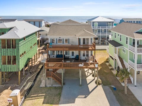 Lazy Lea 3 a spacious 5 bedroom home perfect for up to 13 guests House in Ocean Isle Beach