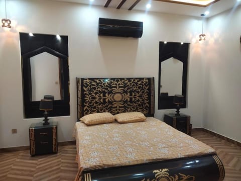 Bed, Bedroom, air conditioner