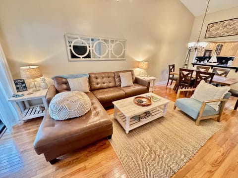 New Coastal 2 bed 2 ba villa - walk to the beach House in South Forest Beach