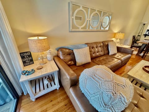 New Coastal 2 bed 2 ba villa - walk to the beach House in South Forest Beach