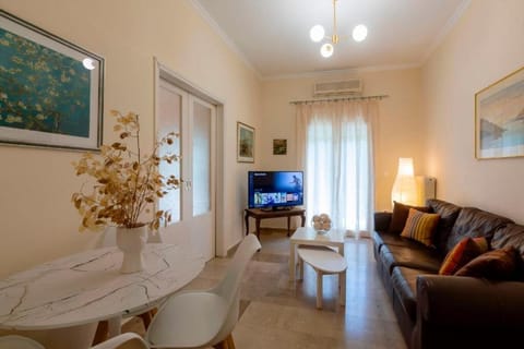 TV and multimedia, Living room, Evening entertainment, air conditioner