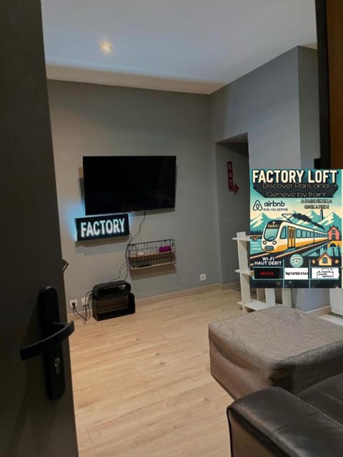 Communal lounge/ TV room, TV and multimedia
