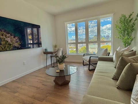 3 Bedroom 2 Bath Westwood Condo Apartment hotel in Westwood