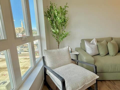 3 Bedroom 2 Bath Westwood Condo Apartment hotel in Westwood